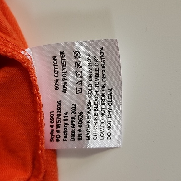 Reese's Peanut Butter Cups Shirt size Medium - Picture 5 of 7